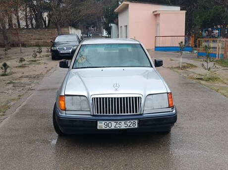 Mercedes E 280