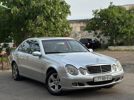 Mercedes E 220