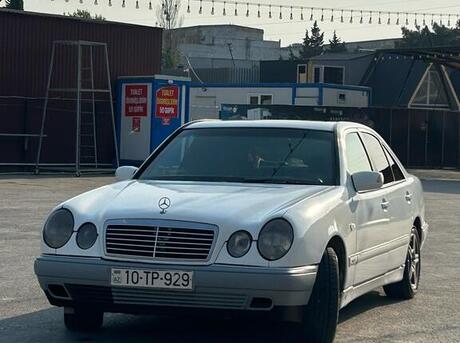 Mercedes E 230
