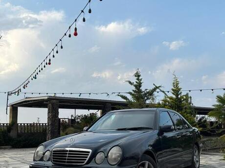 Mercedes E 220