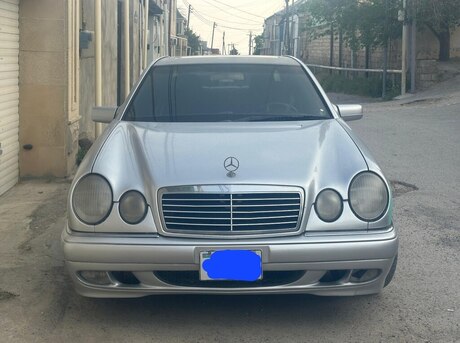 Mercedes E 320
