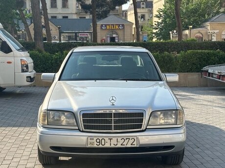 Mercedes C 180
