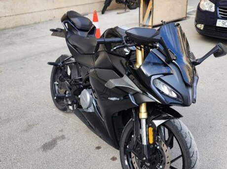 CFMOTO 250 SR