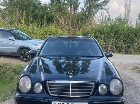 Mercedes E 240