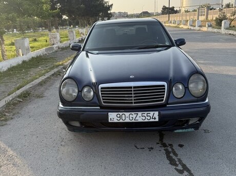 Mercedes E 200