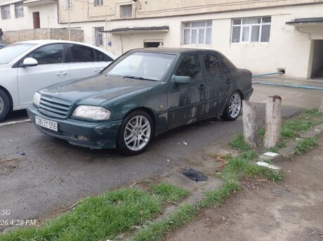 Mercedes C 200