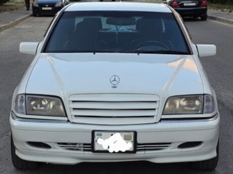 Mercedes C 240
