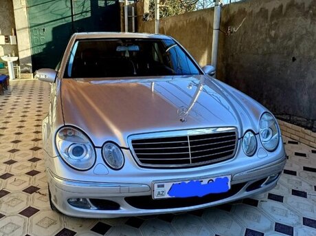 Mercedes E 240