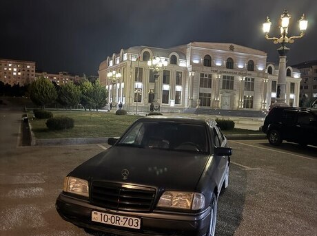 Mercedes C 200