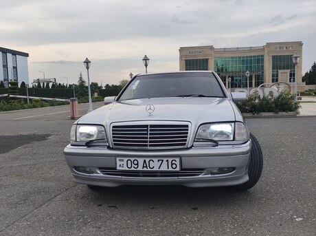 Mercedes C 240