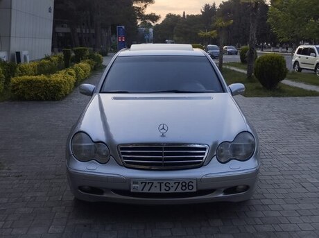 Mercedes C 200