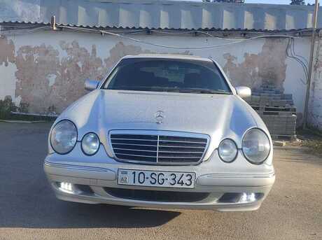 Mercedes E 240