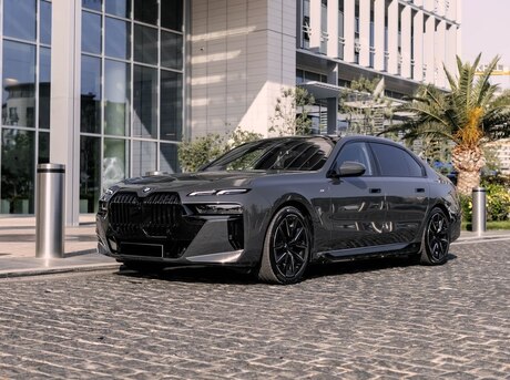 BMW i7