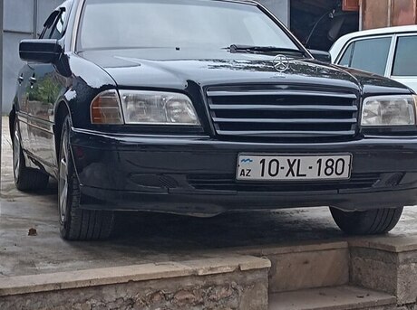 Mercedes C 200