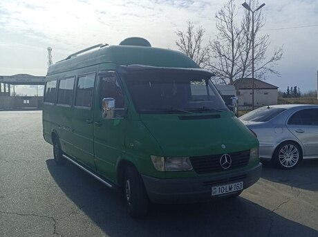 Mercedes Sprinter 208