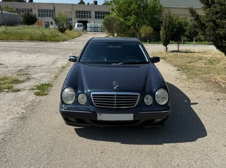 Mercedes E 240