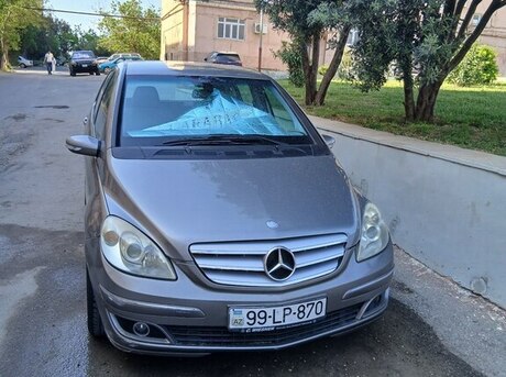 Mercedes B 200