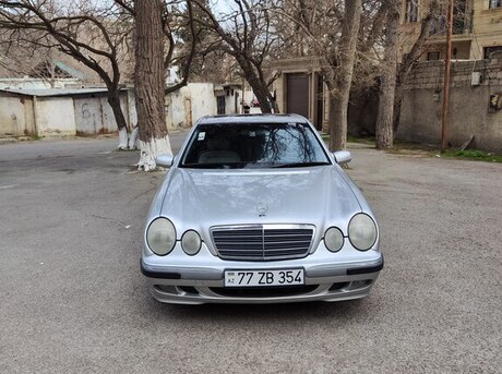 Mercedes E 240