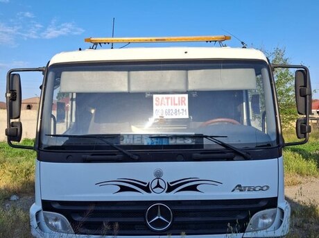 Mercedes Atego 818