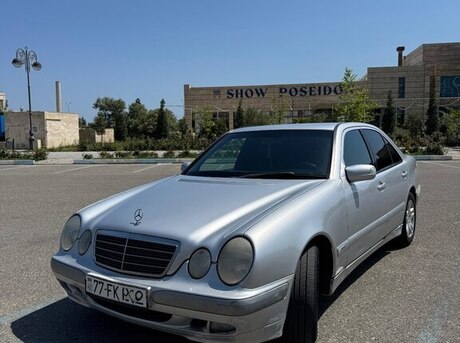 Mercedes E 220