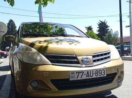 Nissan Tiida