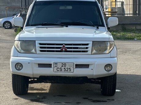 Mitsubishi Pajero io