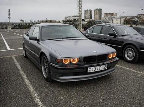 BMW 735