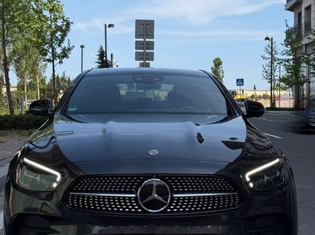 Mercedes E 300 e