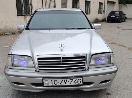 Mercedes C 180