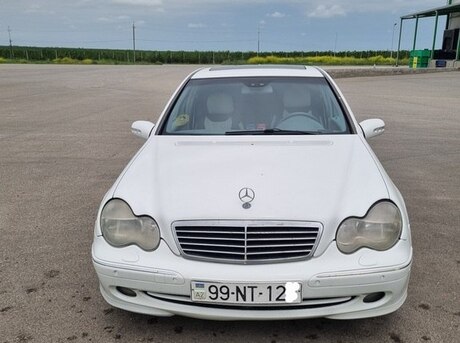 Mercedes C 200