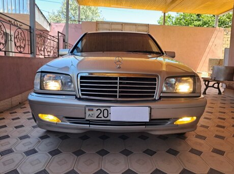 Mercedes C 180