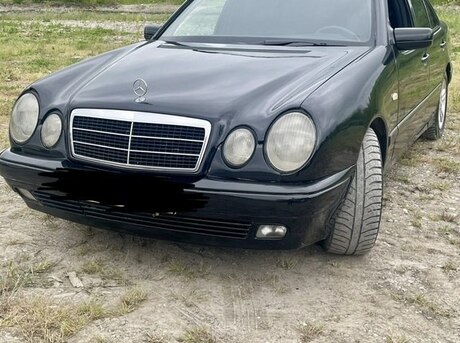 Mercedes E 300