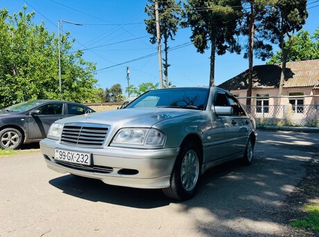 Mercedes C 180