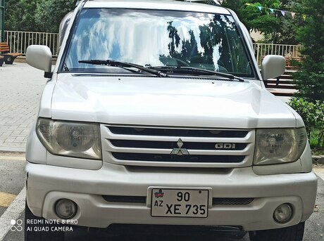 Mitsubishi Pajero io