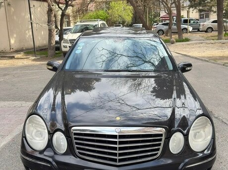 Mercedes E 200