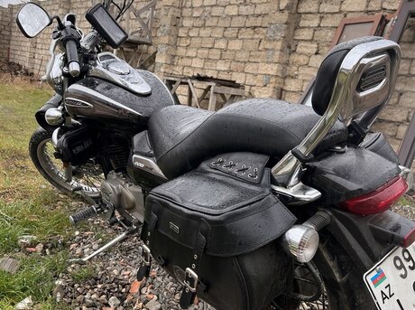 Bajaj Avenger 220
