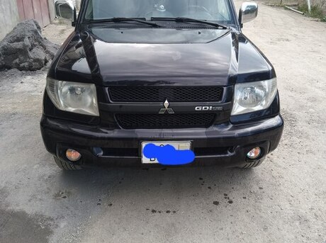 Mitsubishi Pajero io