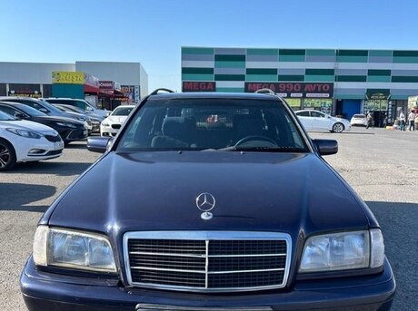 Mercedes C 200