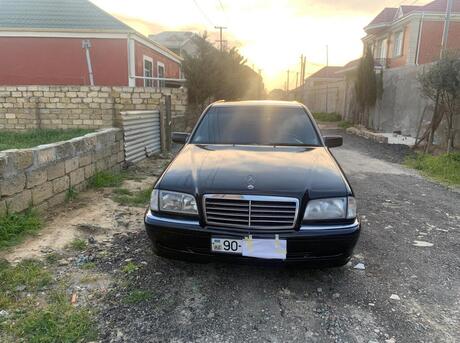 Mercedes C 200