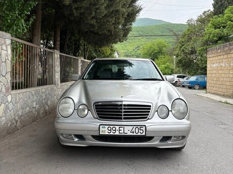 Mercedes E 220