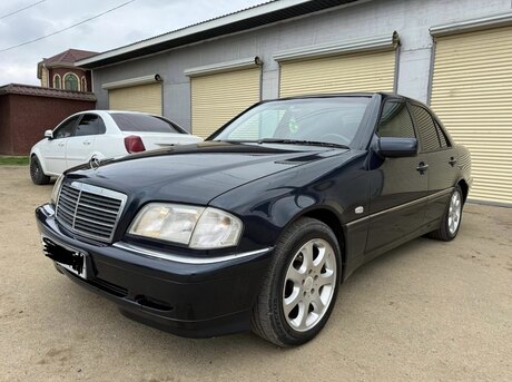 Mercedes C 180