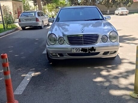 Mercedes E 270