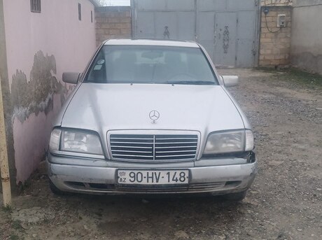 Mercedes C 200