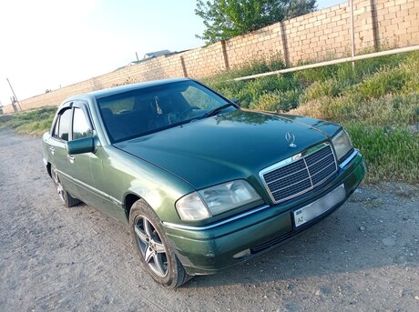Mercedes C 180