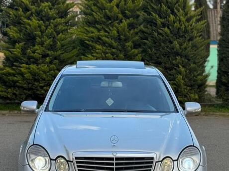 Mercedes E 220