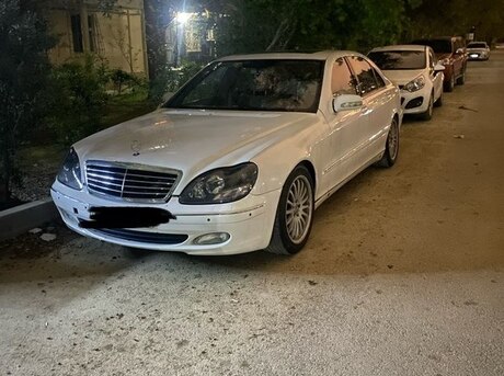 Mercedes S 320