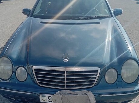Mercedes E 200