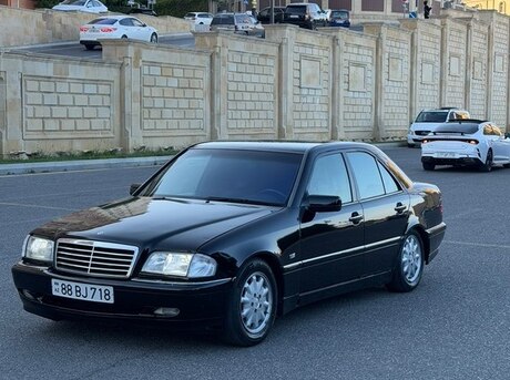 Mercedes C 180