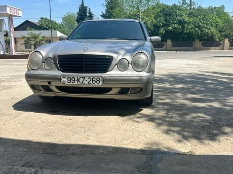 Mercedes E 220