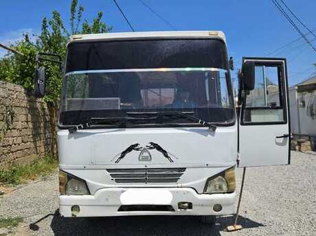 Isuzu NP 37